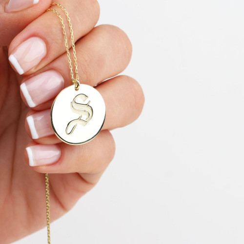 Glorria 925k Sterling Silver Personalized Circle Letter Necklace Glorria 925k Sterling Silver Personalized Circle Letter Necklace