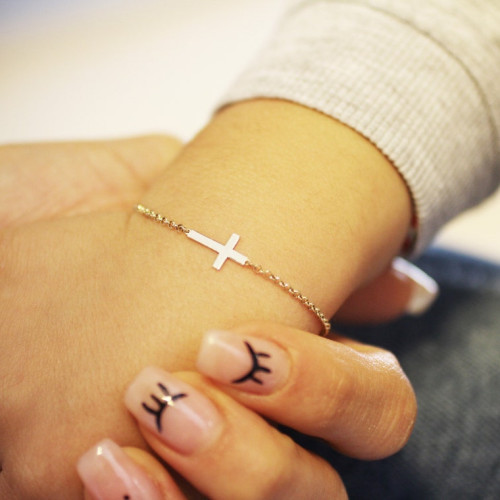 Glorria 14k Solid Gold Cross Child Bracelet Glorria 14k Solid Gold Cross Child Bracelet