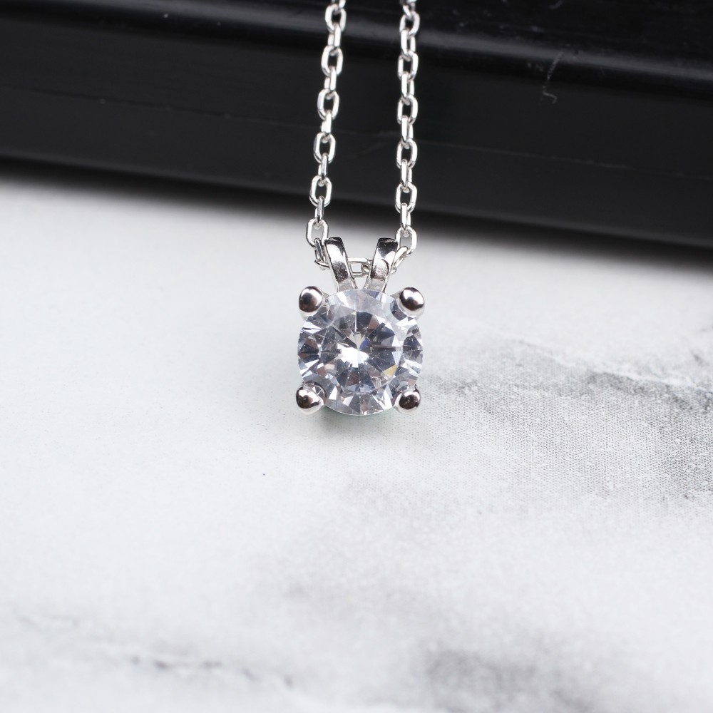 Glorria 925k Sterling Silver Solitaire Necklace