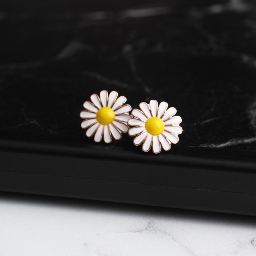 Glorria 925k Sterling Silver Daisy Earring Glorria 925k Sterling Silver Daisy Earring