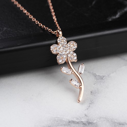 Glorria 925k Sterling Silver Flower Necklace Glorria 925k Sterling Silver Flower Necklace