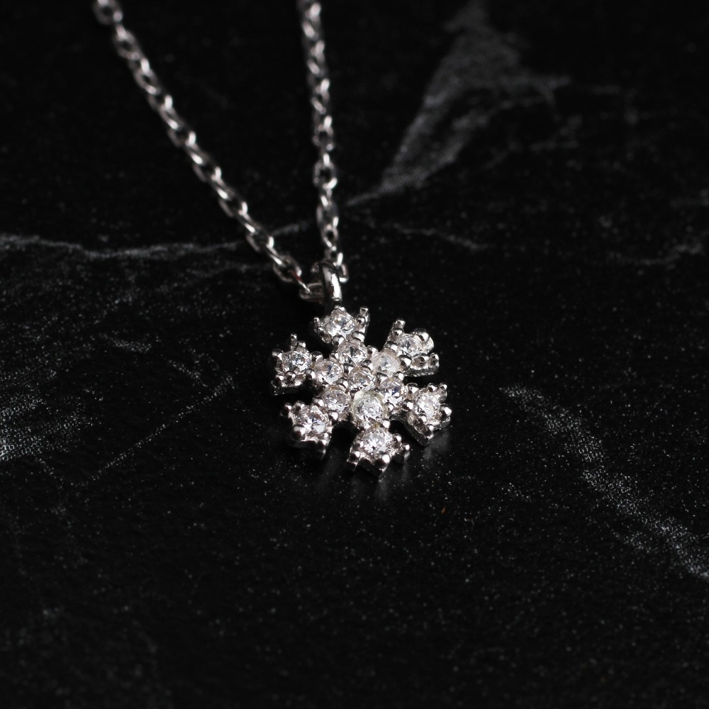 Glorria 925k Sterling Silver Snowflake Necklace