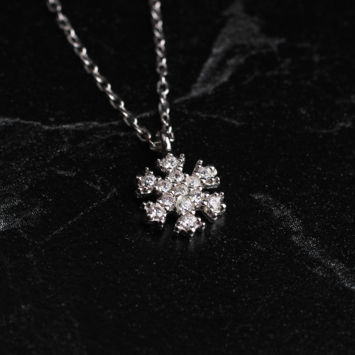 Glorria 925k Sterling Silver Snowflake Necklace Glorria 925k Sterling Silver Snowflake Necklace