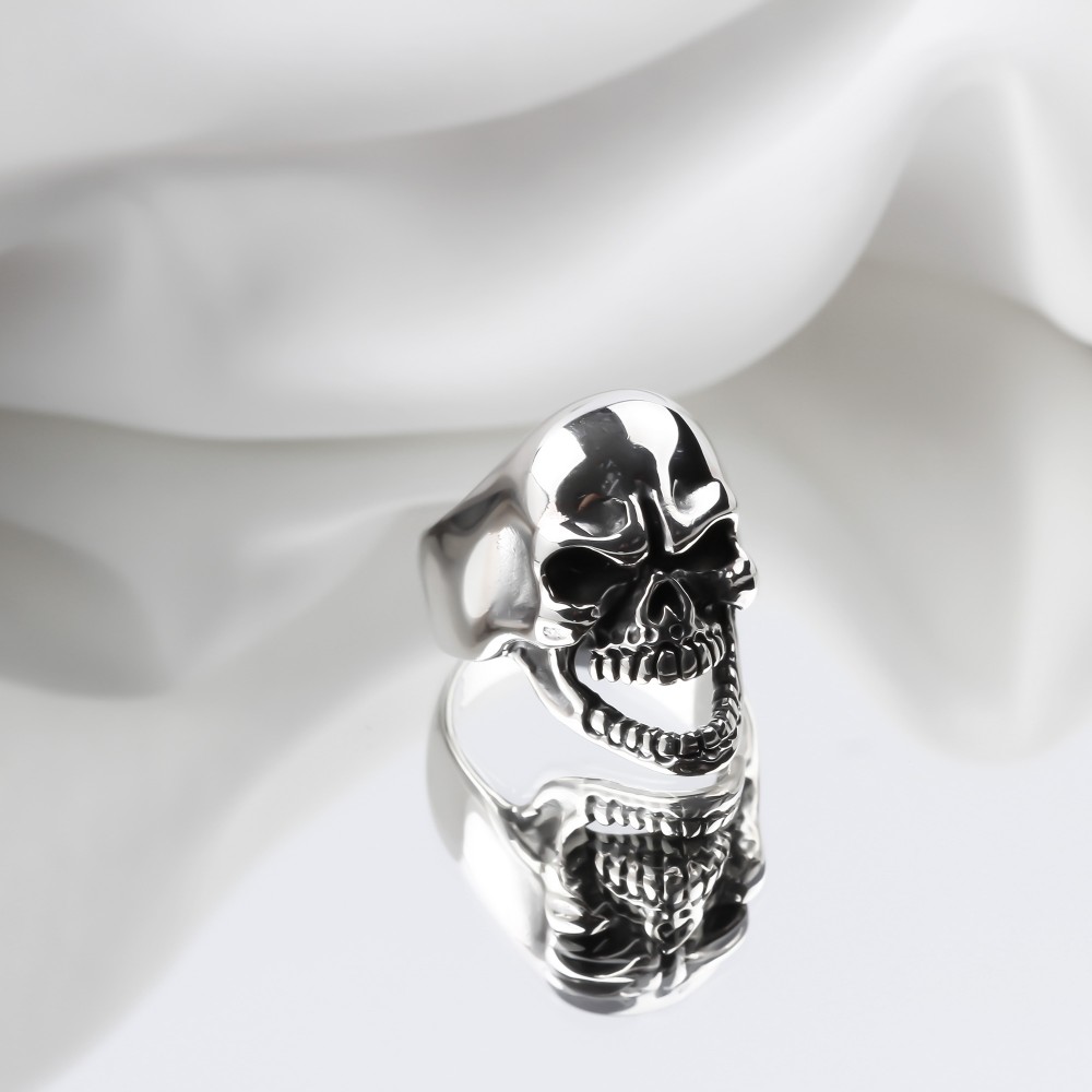 Glorria 925k Sterling Silver Men Skull Ring Glorria 925k Sterling Silver Men Skull Ring