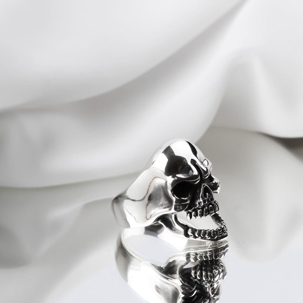 Glorria 925k Sterling Silver Men Skull Ring Glorria 925k Sterling Silver Men Skull Ring
