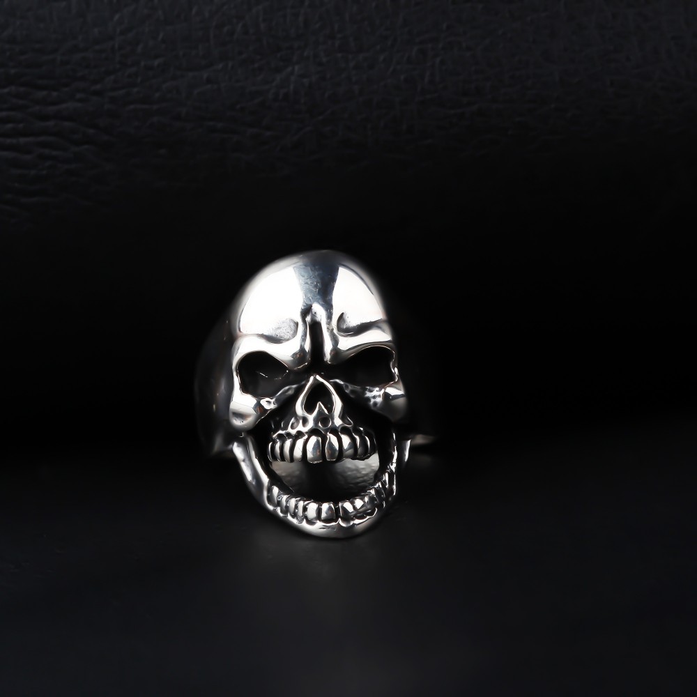 Glorria 925k Sterling Silver Men Skull Ring Glorria 925k Sterling Silver Men Skull Ring