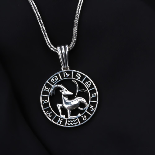 Glorria 925k Sterling Silver Male Capricorn Necklace Glorria 925k Sterling Silver Male Capricorn Necklace