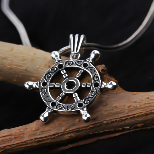 Glorria 925k Sterling Silver Men Helm Necklace Glorria 925k Sterling Silver Men Helm Necklace