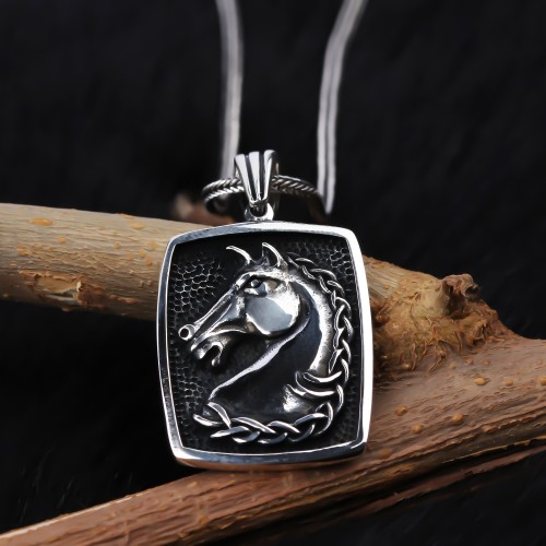 Glorria 925k Sterling Silver Men Horse Necklace Glorria 925k Sterling Silver Men Horse Necklace