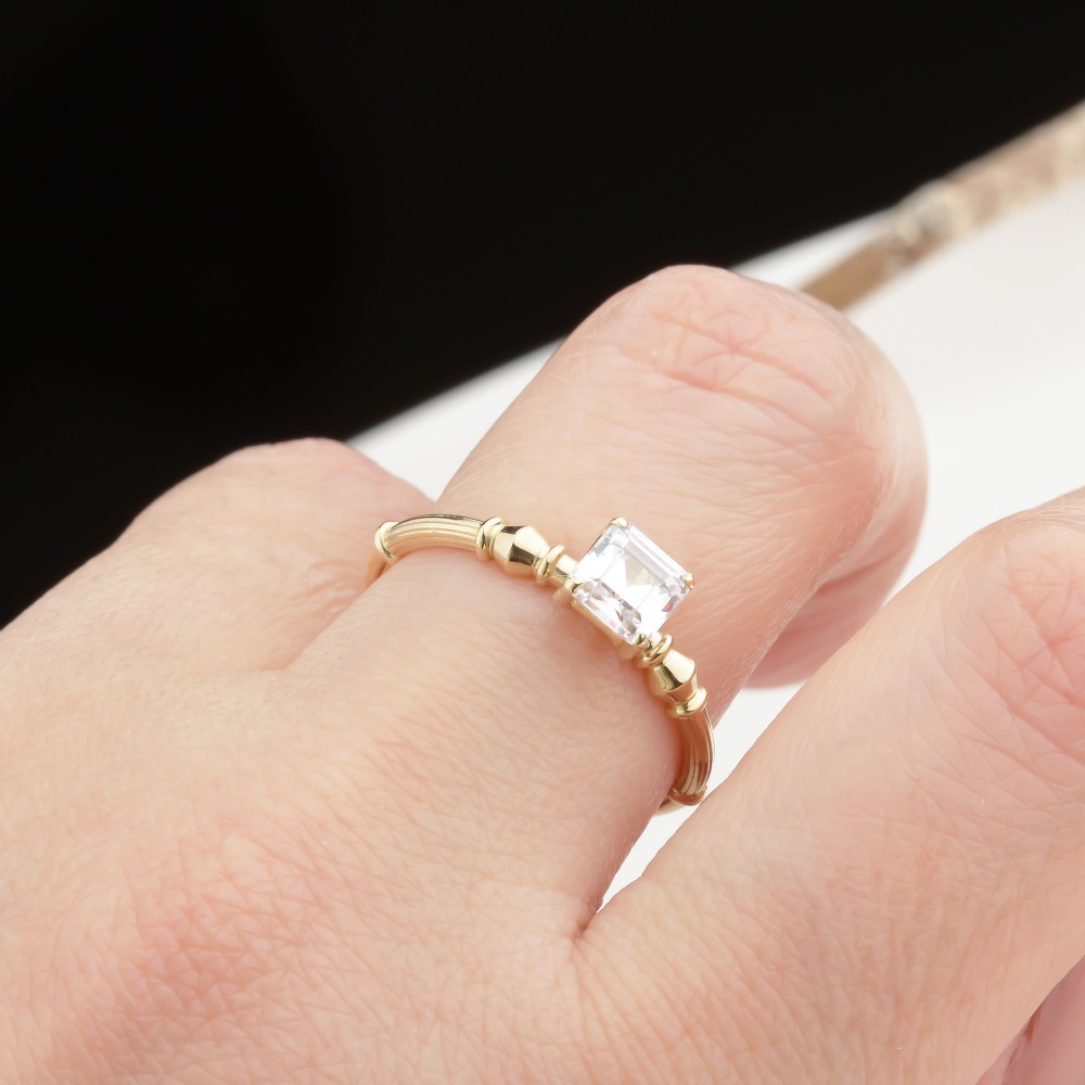 Glorria 14k Solid Gold Baguette Solitaire Ring Glorria 14k Solid Gold Baguette Solitaire Ring