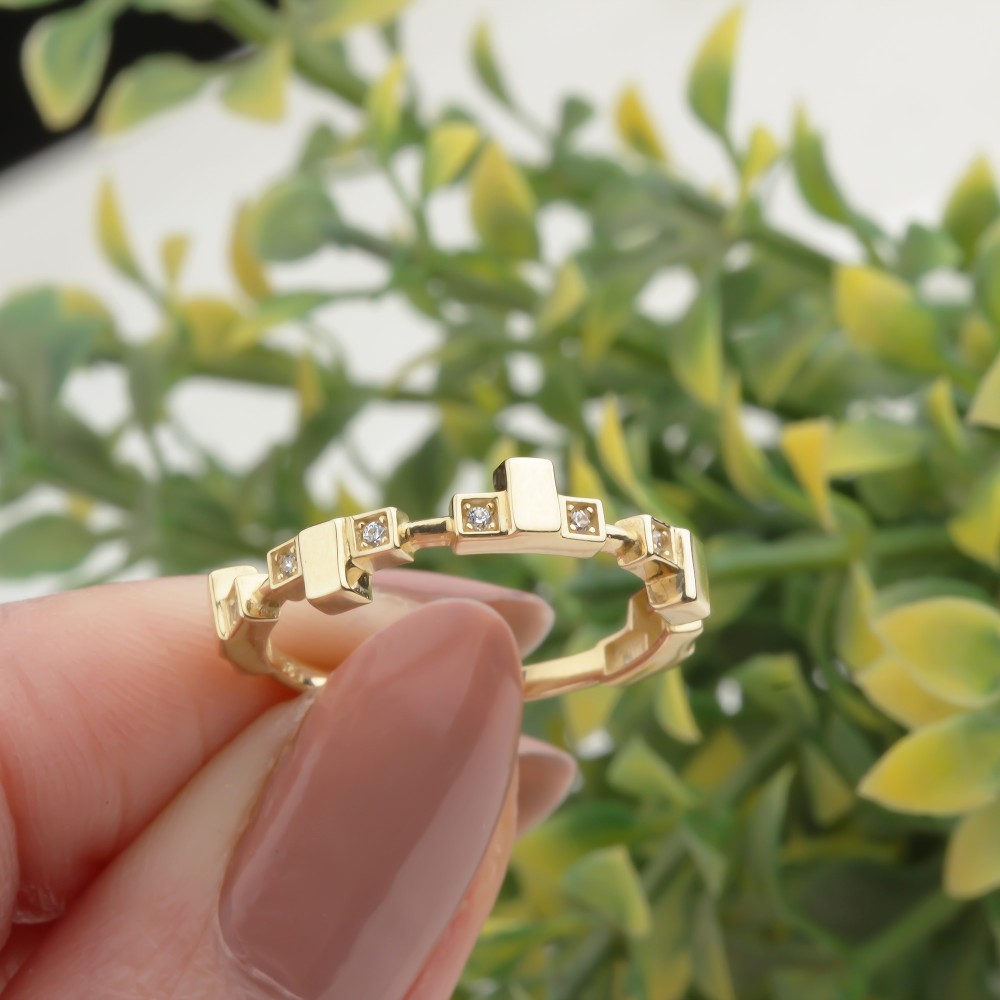 Glorria 14k Solid Gold Stone-Set Asymmetrical Ring Glorria 14k Solid Gold Stone-Set Asymmetrical Ring