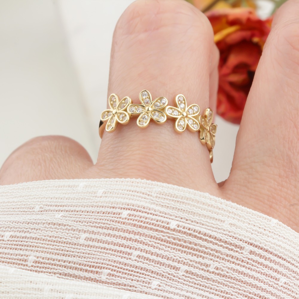 Glorria 14k Solid Gold Stone-Set Flower Ring Glorria 14k Solid Gold Stone-Set Flower Ring