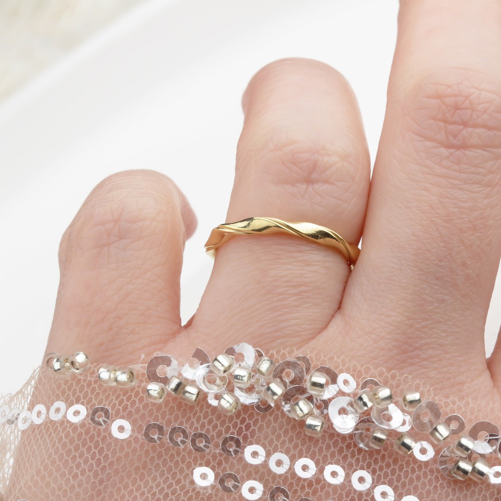 Glorria 14k Solid Gold Minimalist Wave Ring