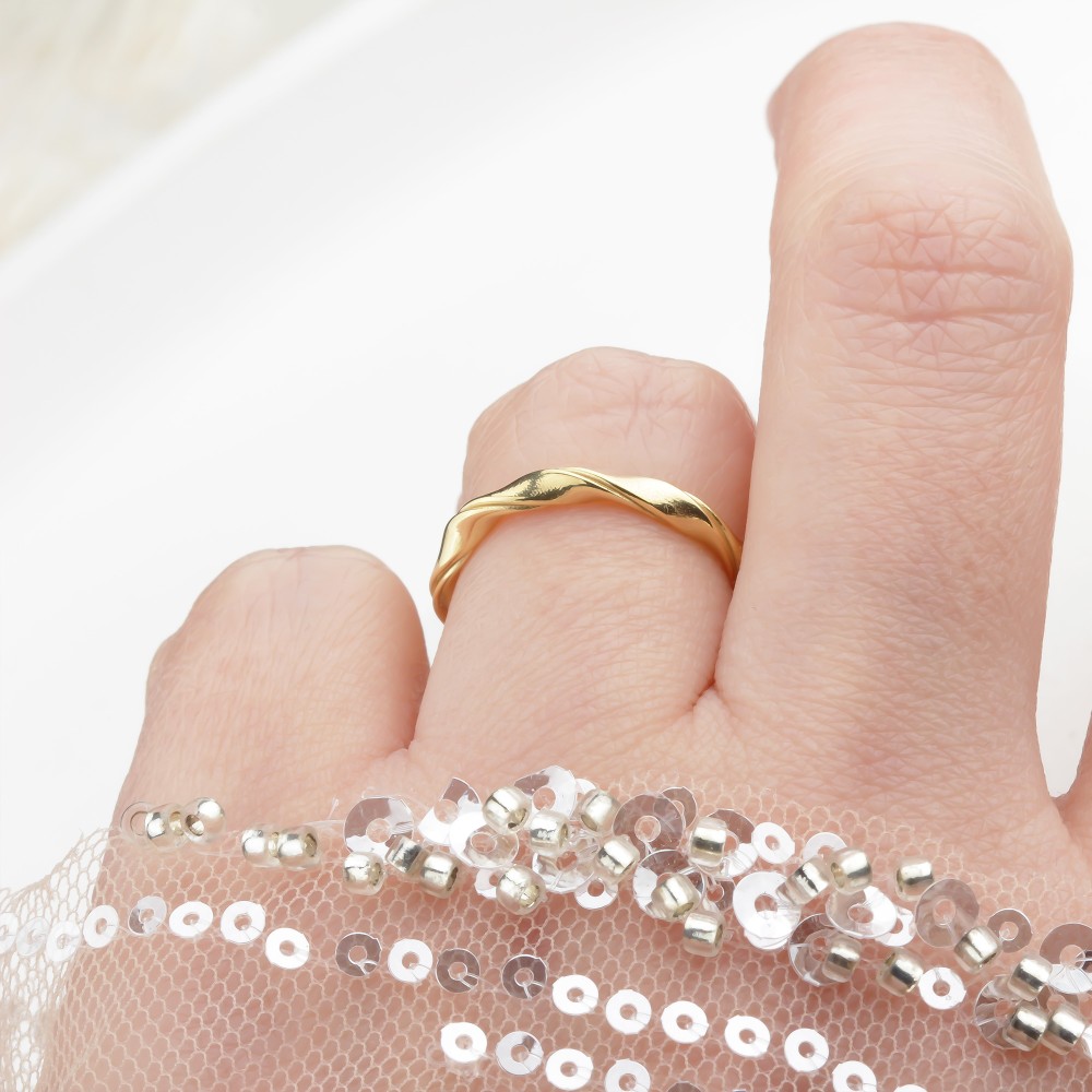 Glorria 14k Solid Gold Minimalist Wave Ring