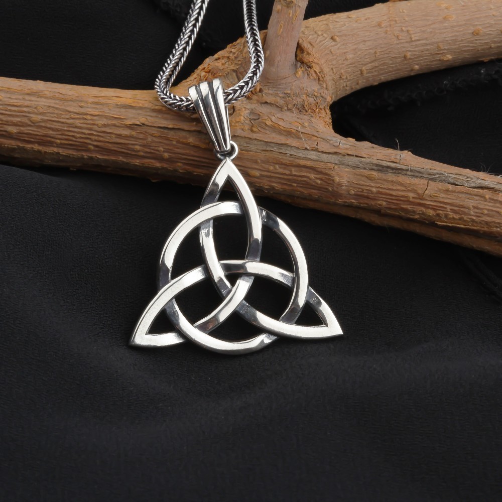 Glorria Sterling Silver Celtic Knot Necklace
