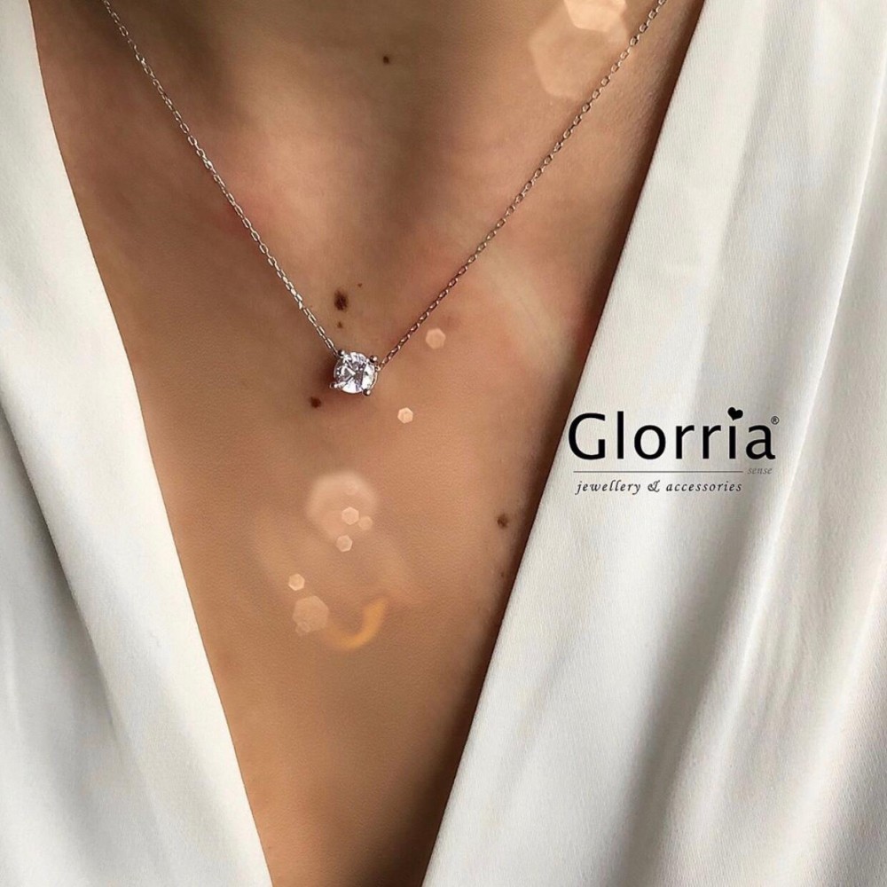 Glorria 925k Sterling Silver Solitaire Necklace Glorria 925k Sterling Silver Solitaire Necklace