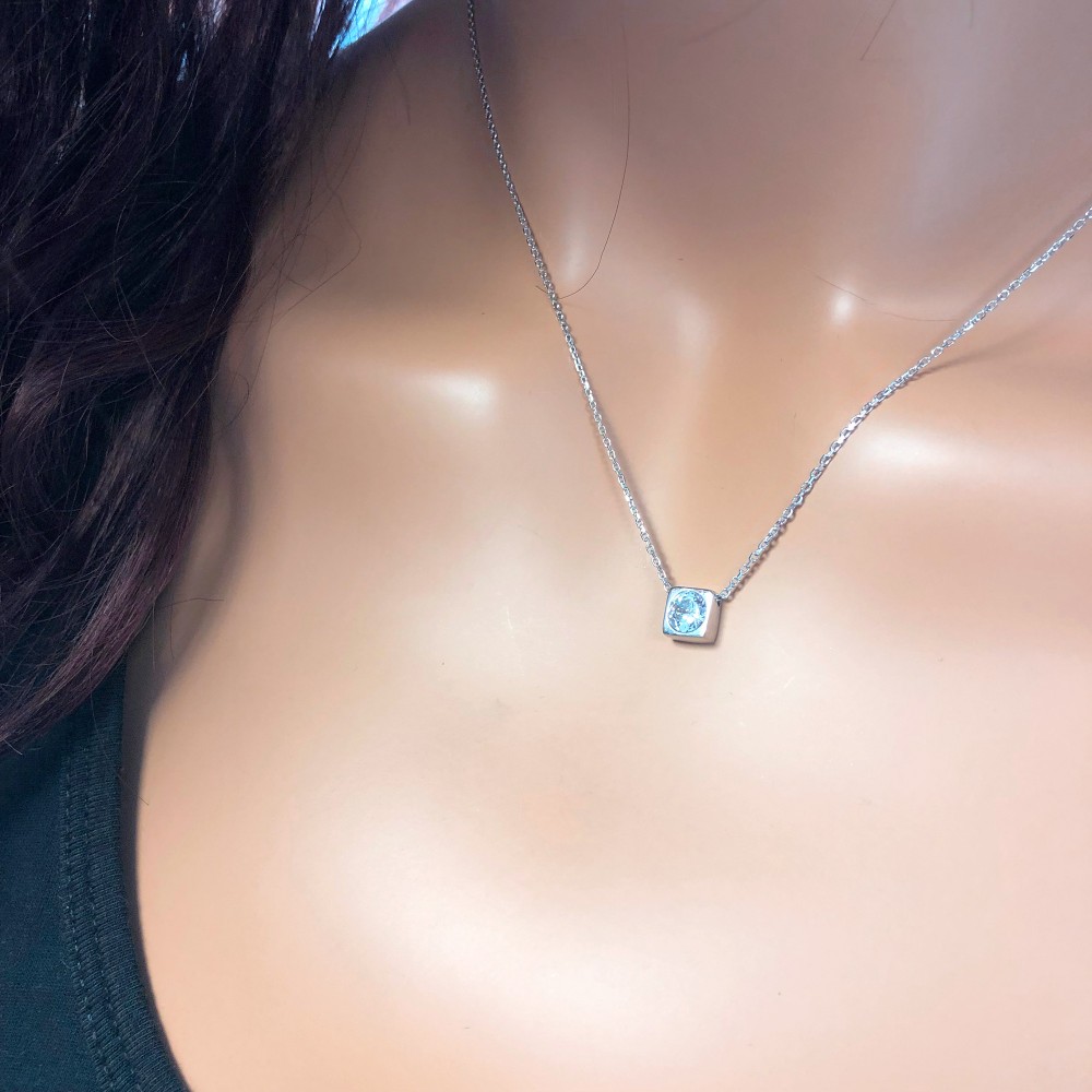 Glorria 925k Sterling Silver Solitaire Necklace