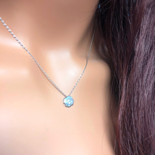 Glorria 925k Sterling Silver Clover Solitaire Necklace Glorria 925k Sterling Silver Clover Solitaire Necklace