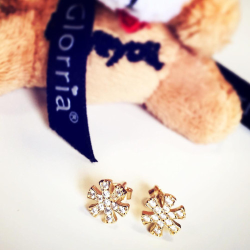 Glorria 14k Solid Gold Hamsa Hands Earring Glorria 14k Solid Gold Hamsa Hands Earring