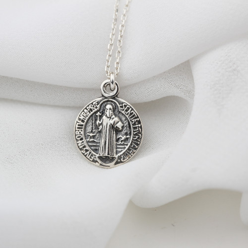 Glorria 925k Sterling Silver Saint Benedict Medal Necklace