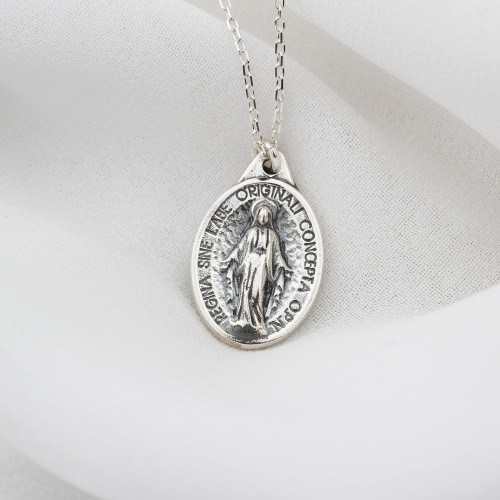 Glorria 925k Sterling Silver Virgin Mary Necklace Glorria 925k Sterling Silver Virgin Mary Necklace