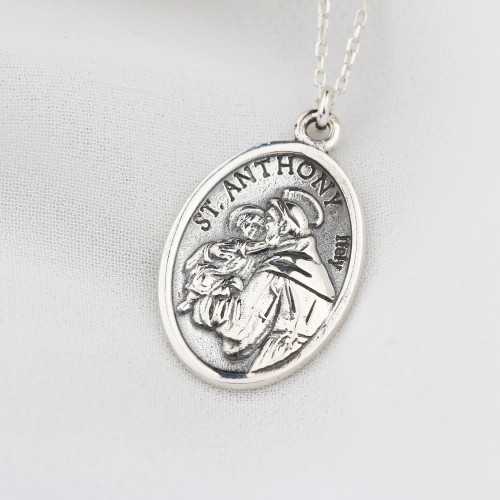 Glorria 925k Sterling Silver St. Antoine Necklace