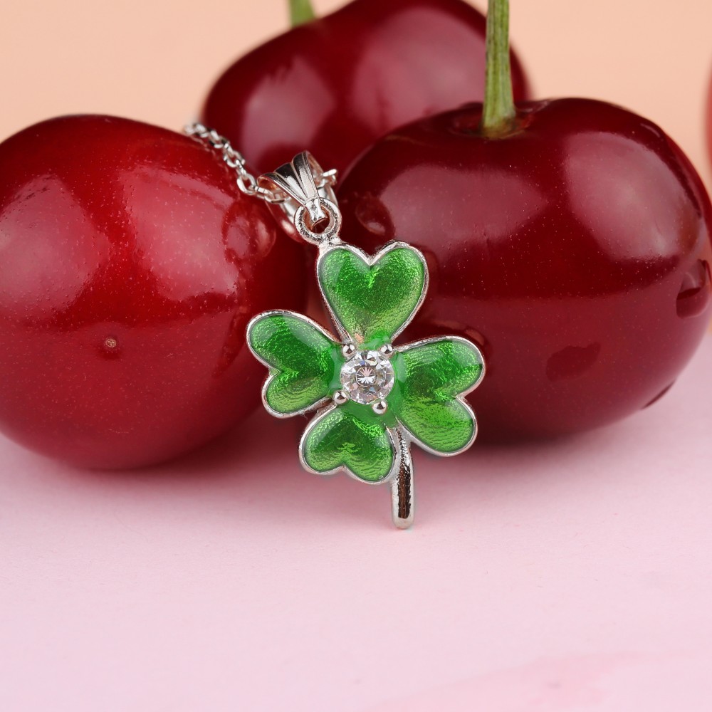 Glorria 925k Sterling Silver Pave Clover Necklace