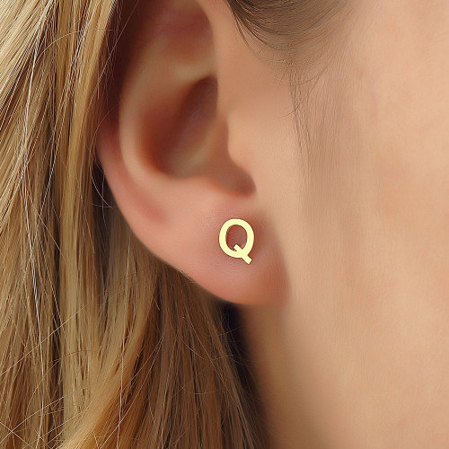 Glorria 14k Solid Gold Q Letter Earring Glorria 14k Solid Gold Q Letter Earring