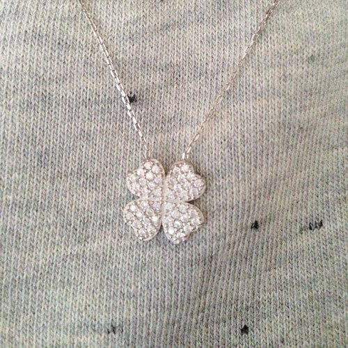 Glorria 925k Sterling Silver Clover Necklace Glorria 925k Sterling Silver Clover Necklace